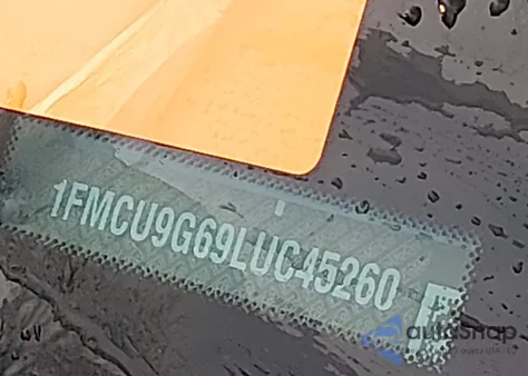 2020 Ford Escape Se z USA, uszkodzony, nr VIN 1FMCU9G69LUC45260